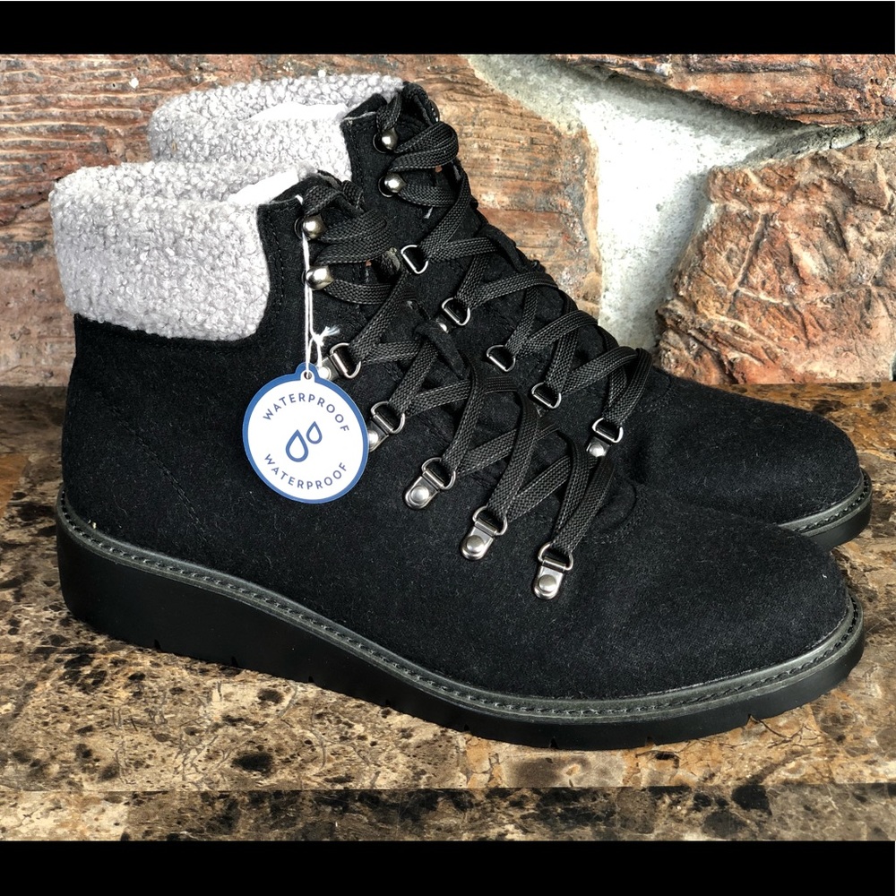 NEW Dr. Scholl's Women's waterproof Sentinel Boots - Picture 2 of 16